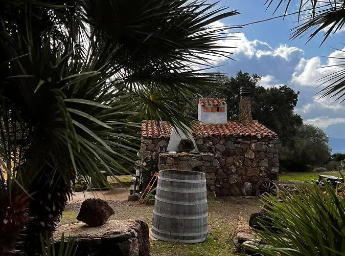 Conca' E Janas مزرعة للإقامة *